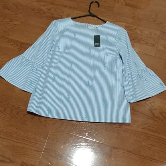 crown & ivy Tops - NWT seahorse Crown & Ivy nautical spring  shirt